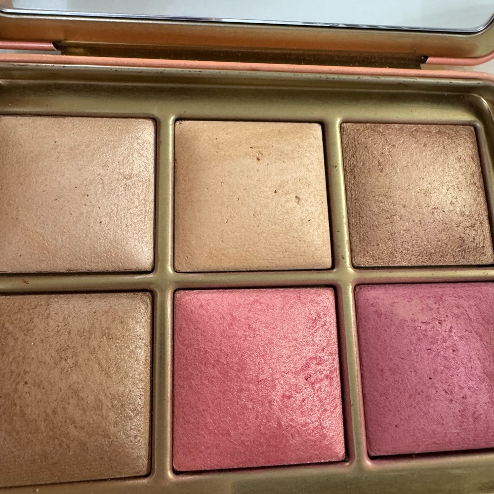 Hourglass AMBIENT LIGHTING EDIT UNLOCKED ELEPHANT - Picture 7 of 9
